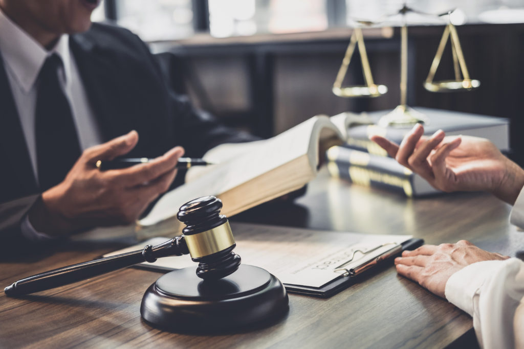 A Commercial Litigation Attorney Can Help Your Firm - MINHAS LAWYERS